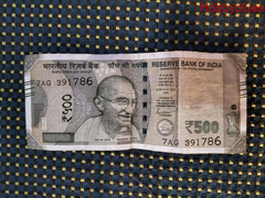 500 Rupees with 786